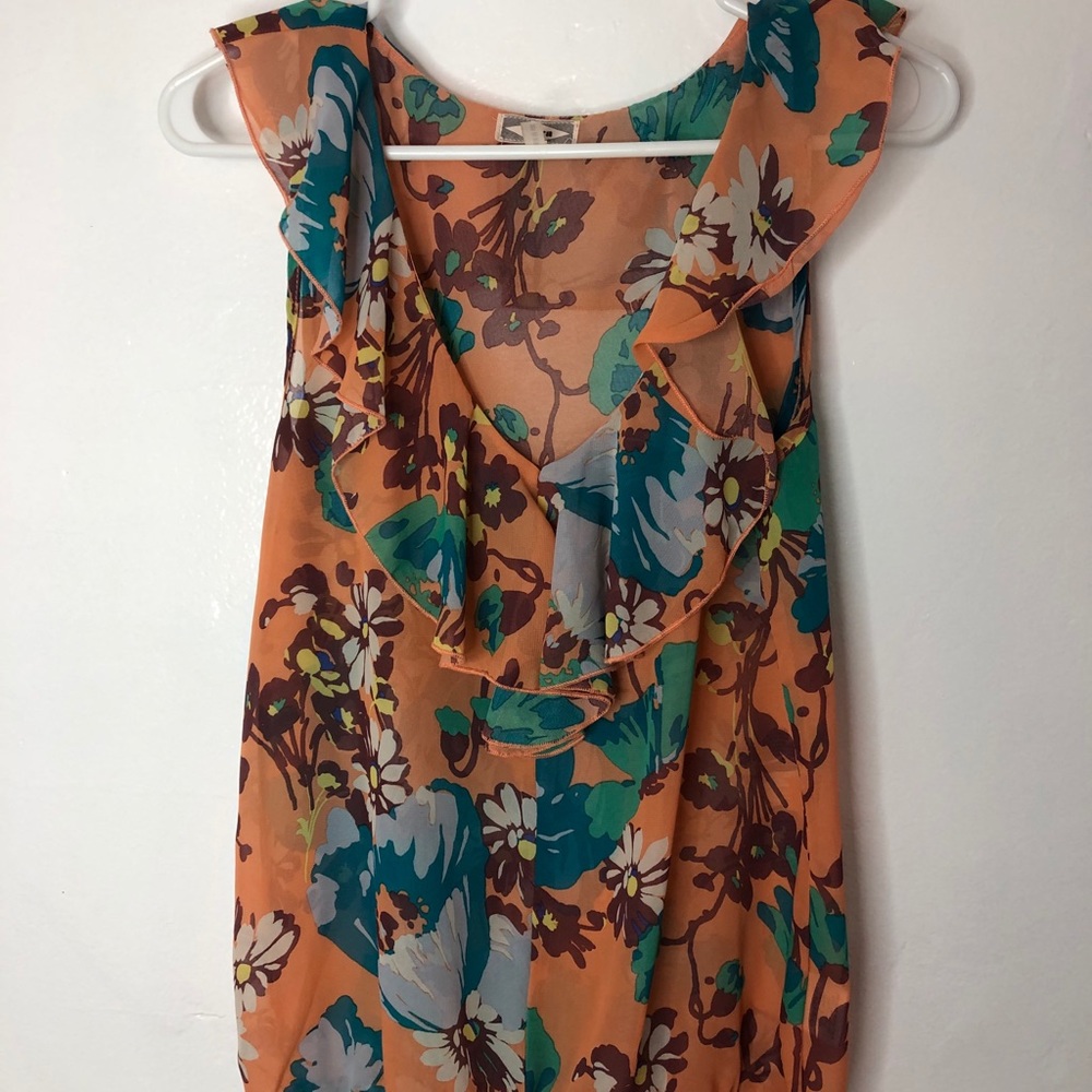 Colorful sleeveless blouse